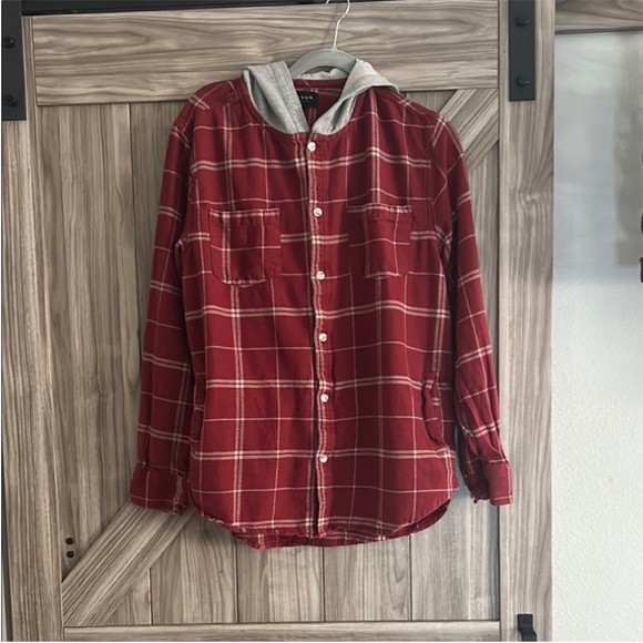 PacSun Other - PacSun Red and Gray Casual Button Down Shirt Men’s Size L